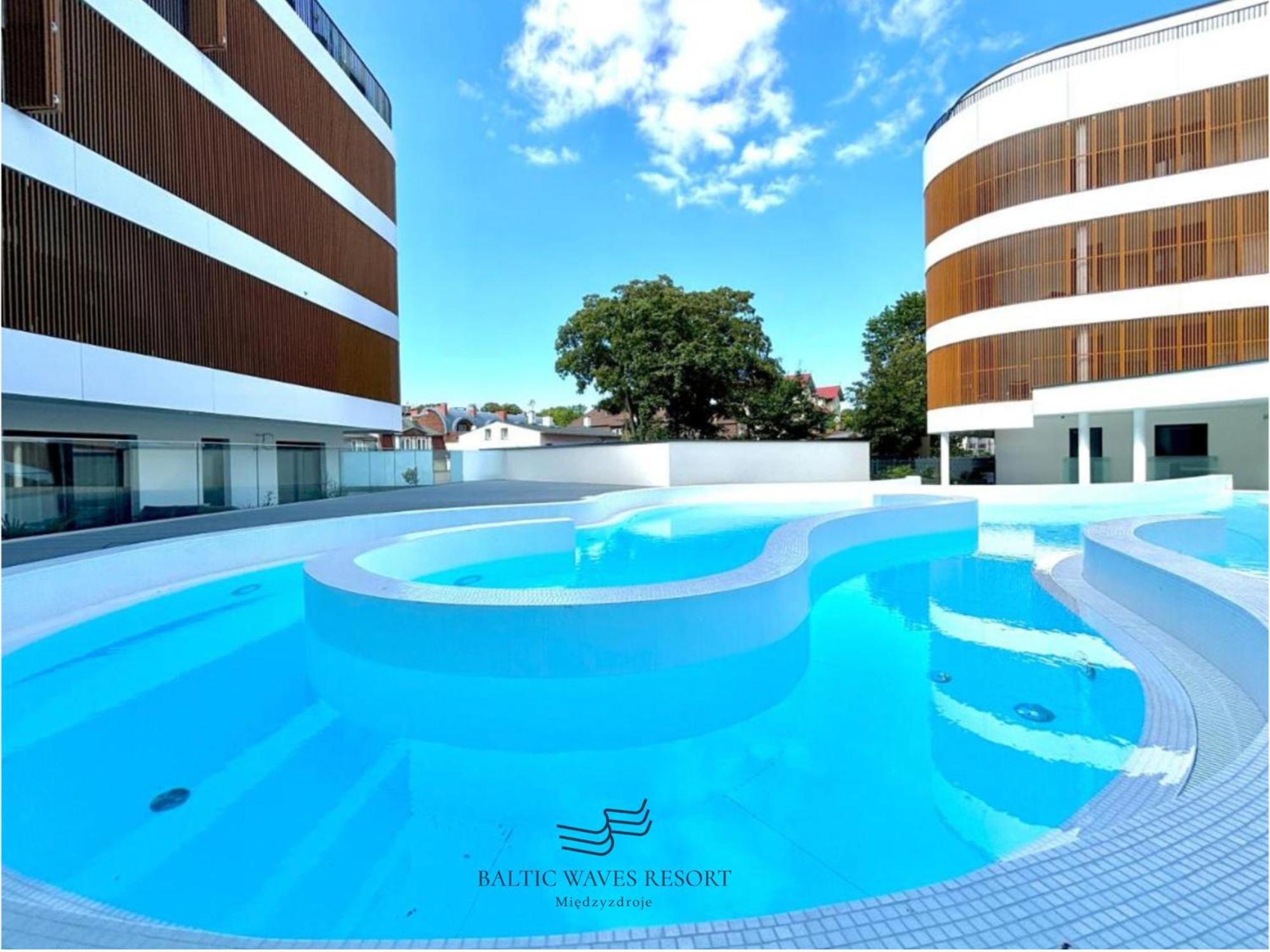 Baltic Waves Resort & Spa Miedzyzdroje Esterno foto