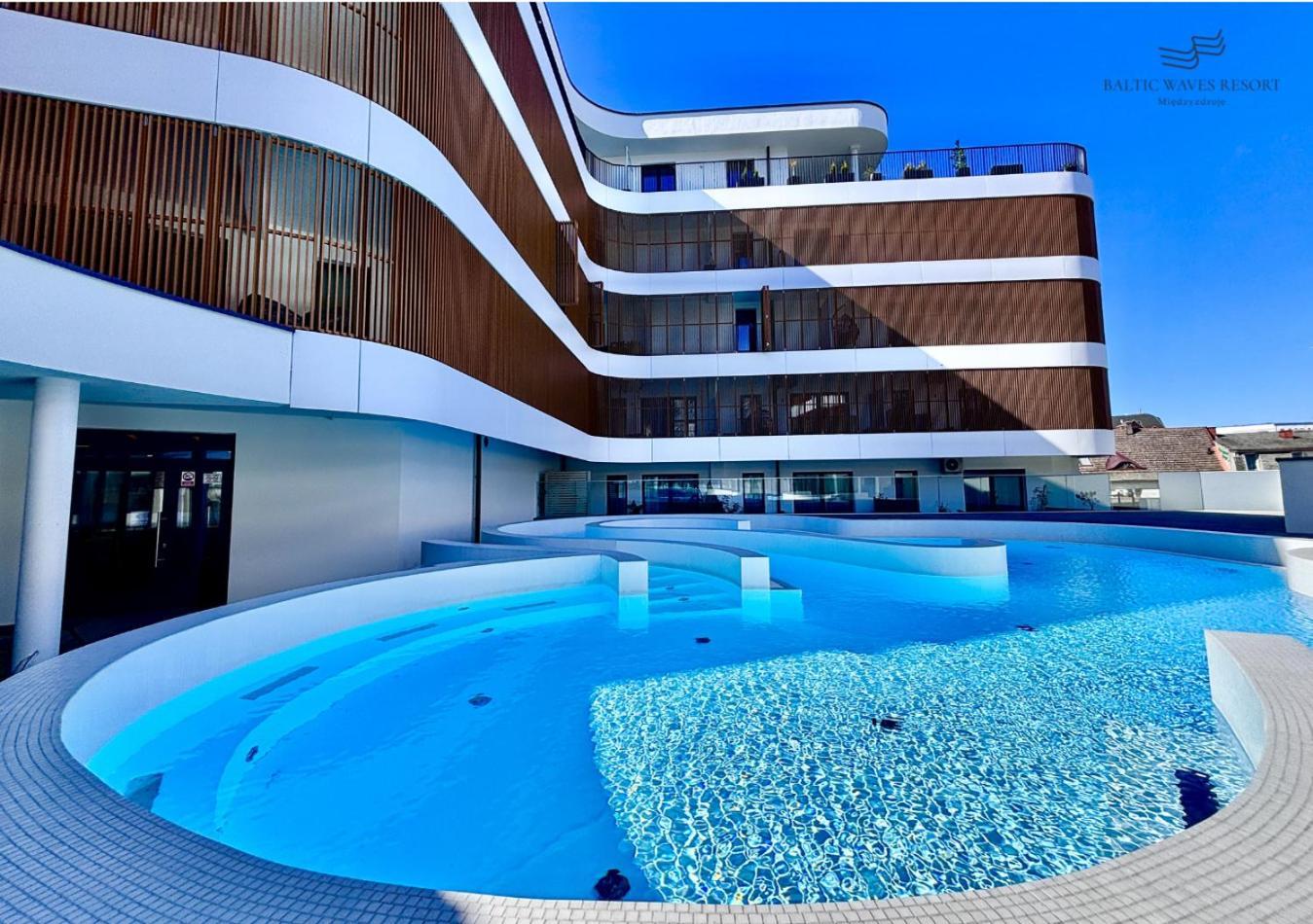 Baltic Waves Resort & Spa Miedzyzdroje Esterno foto